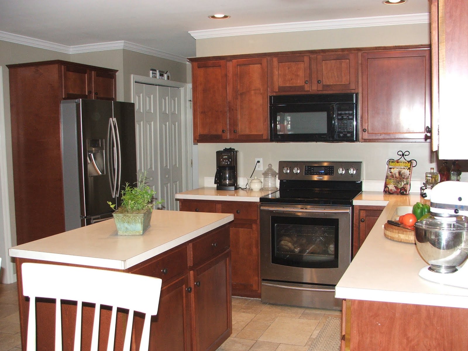 Kitchen cabinets crown molding You can see the tile floor better in this picture,