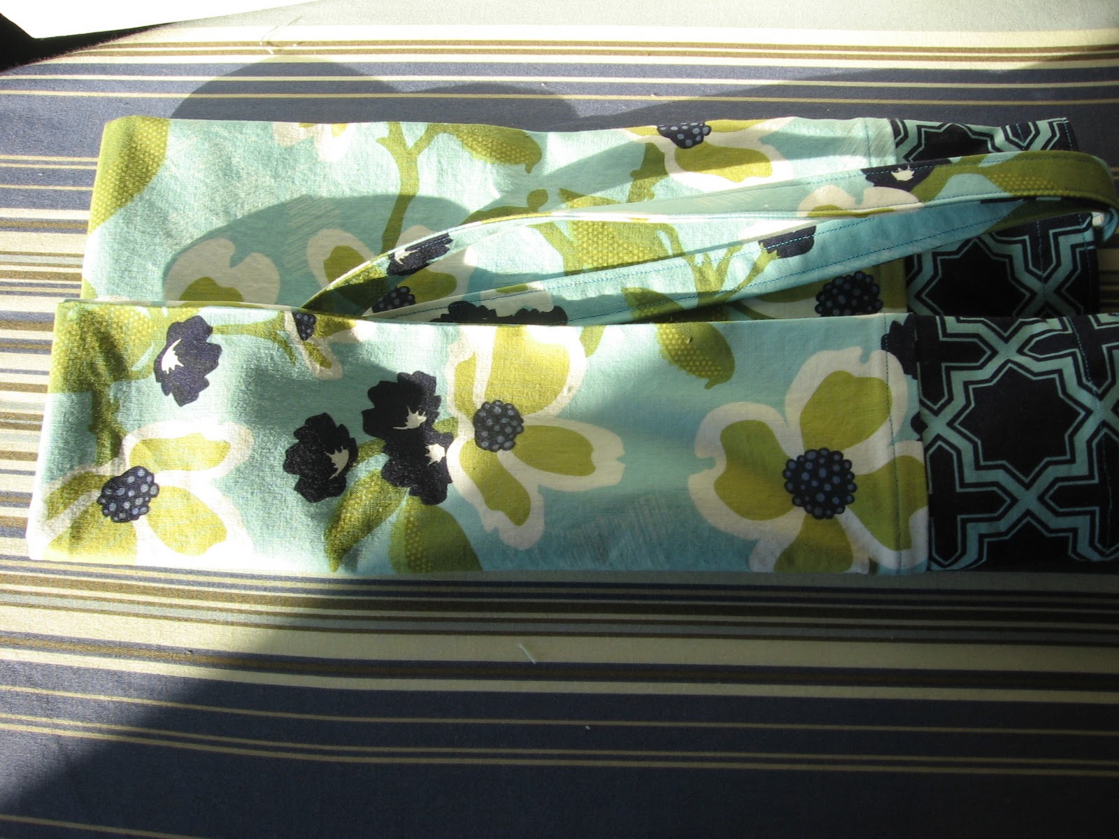 Needle and Spatula Rollup Shopping Bag Sewing Tutorial