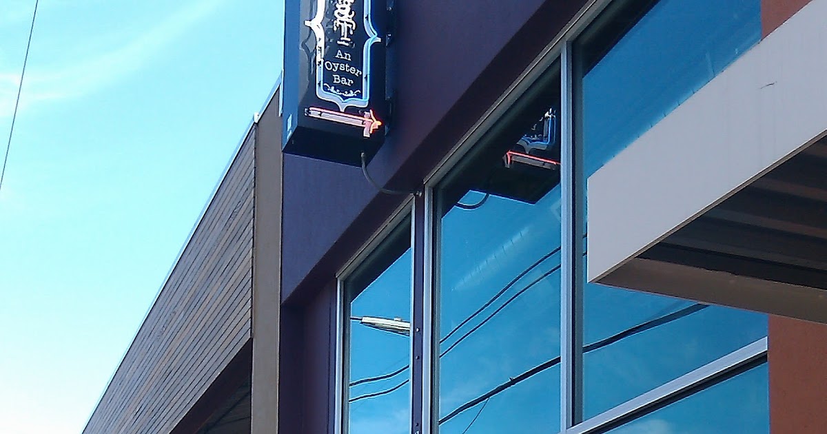 happy hour honeys Portland Restaurant EaT An Oyster Bar