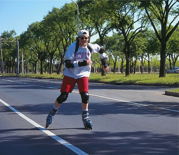 [roller-blader.jpg]