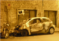 auto incendiate da piromane a Firenze