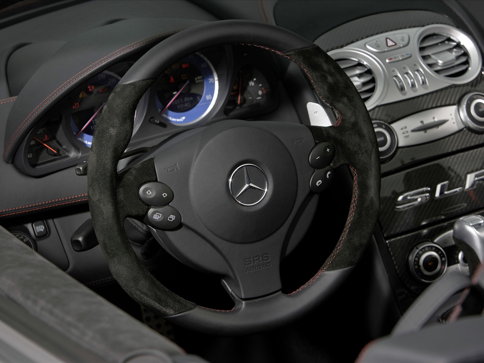 http://4.bp.blogspot.com/_OsjkBcBpvog/TUUdSFlOqKI/AAAAAAAAADQ/4Q0acNE5b3M/s1600/2009-Mercedes-Benz-SLR-McLaren-Roadster-722-S-12.jpg