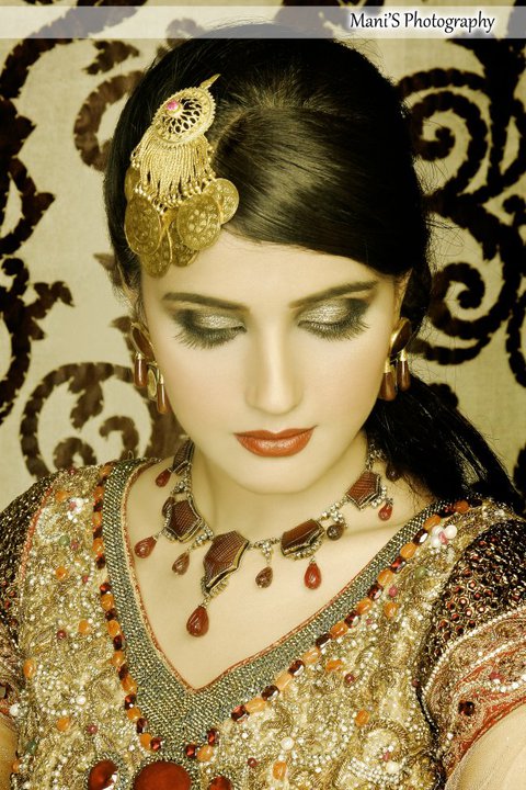 http://4.bp.blogspot.com/_OusZ7jLeKwg/TTE2Z6FURMI/AAAAAAAAADw/VGGmc580BA0/s1600/Zara+Sheikh+Perfect+Pakistani+Bride+-+Bridal+Collection+%25282%2529.jpg