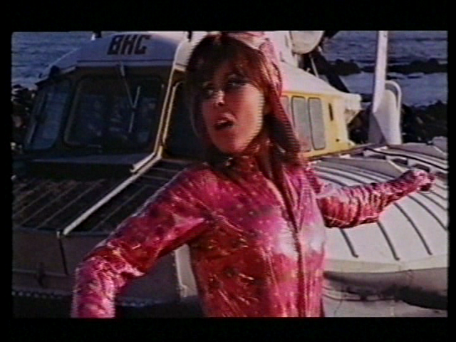 [Fantastic_Argoman_Jenebel_hovercraft.png]
