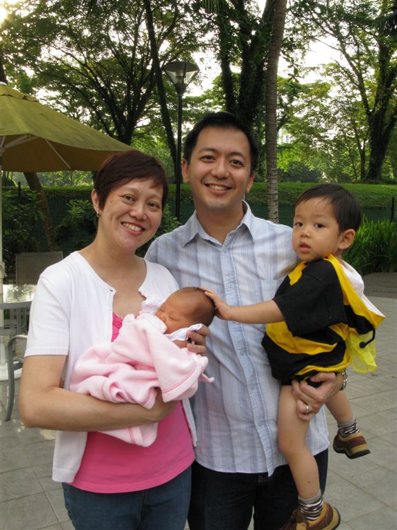 [FamilyPhoto-792963.JPG]