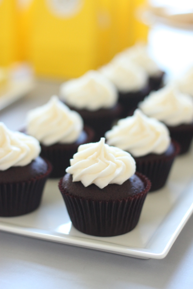 hello naomi scissors.paper.cake superhero party!