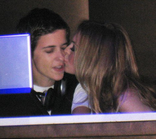 Sam Ronson Kissing