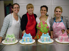 Beginners bow cake workshop.