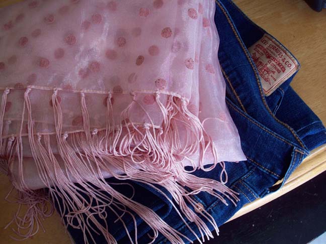 [scarf-levis.jpg]