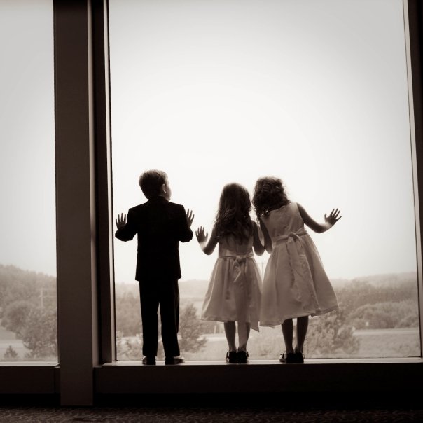 [19+kids_window.jpg]