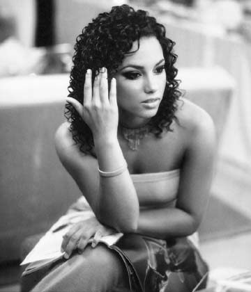 [alicia_keys-black-white.jpg]