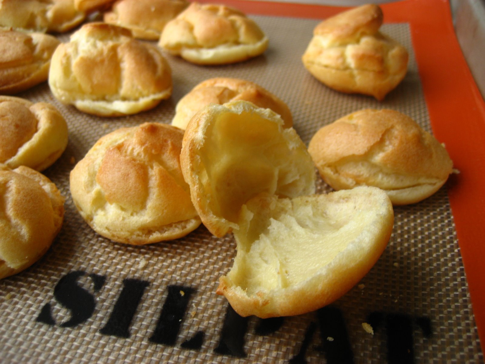 [profiteroles+032.JPG]