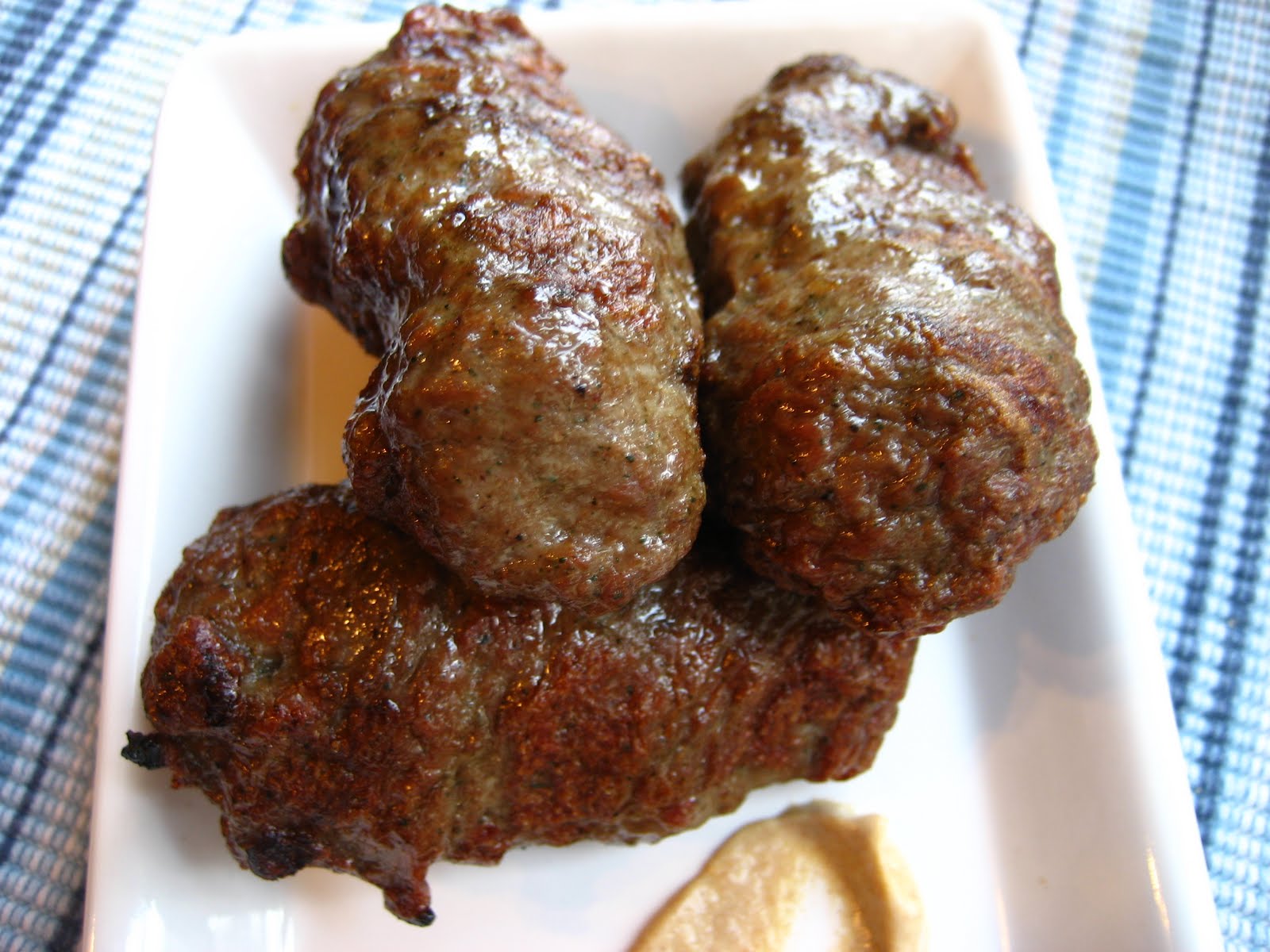 [Mititei+grilled+019.JPG]