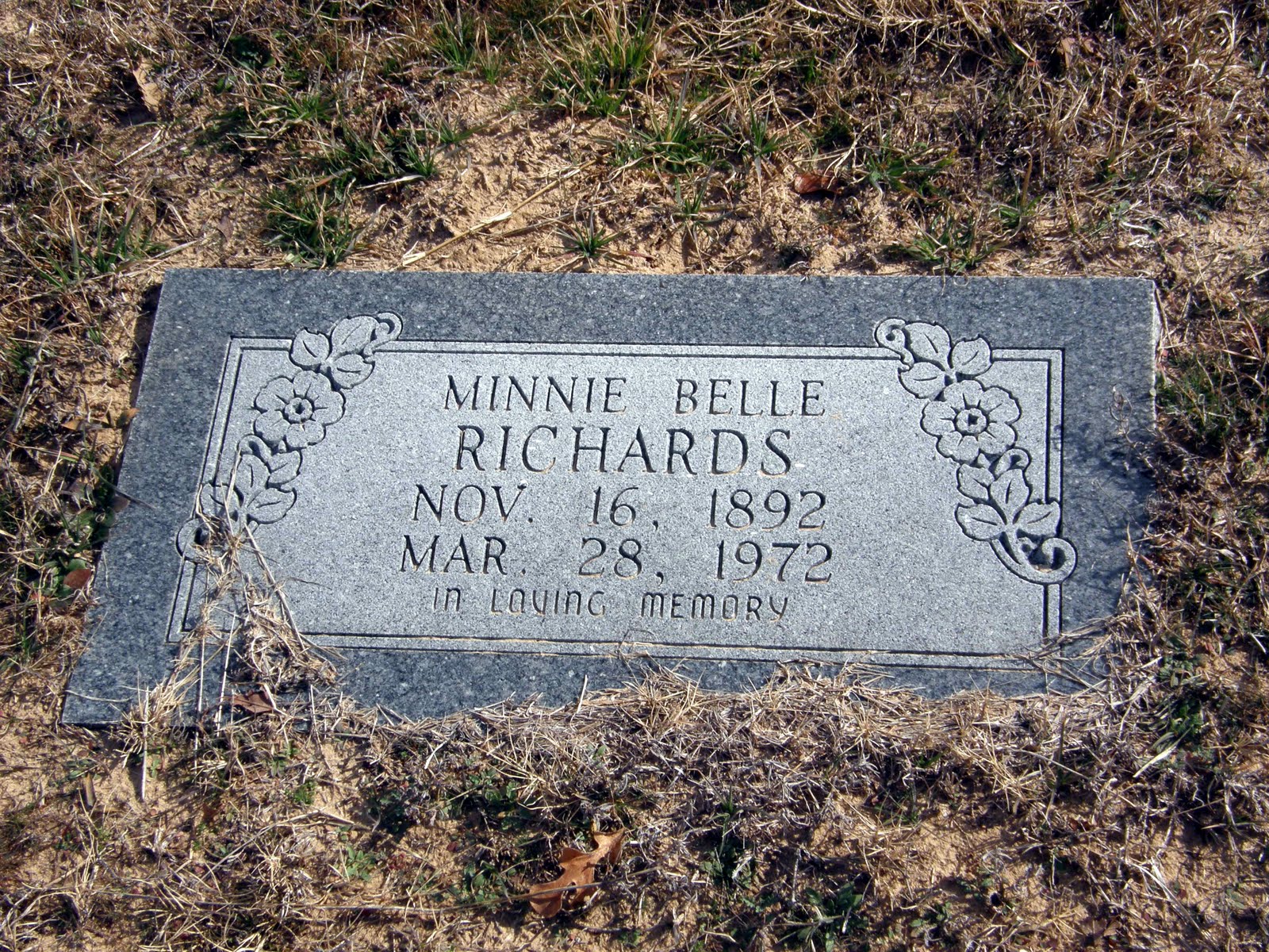 [Richards-Minnie-Belle-grave-marker-P1010037.jpg]