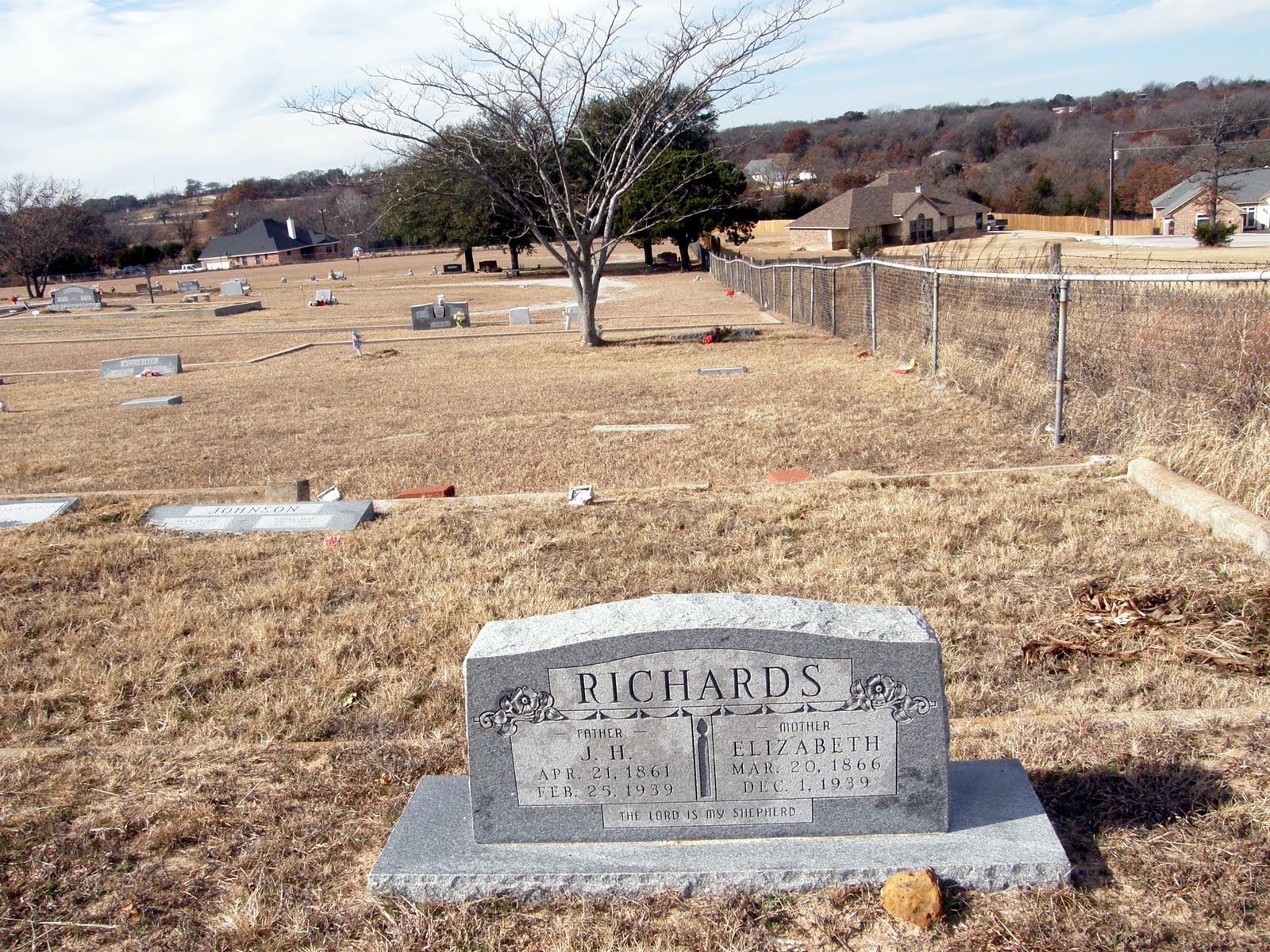 [Richards-JH-and-Elizabeth-distance-P1010040.jpg]