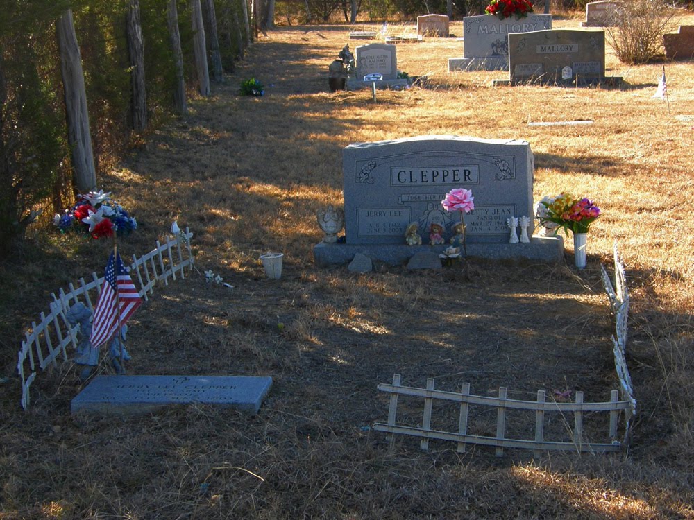 [P1010652+edtd+Clepper.jpg]