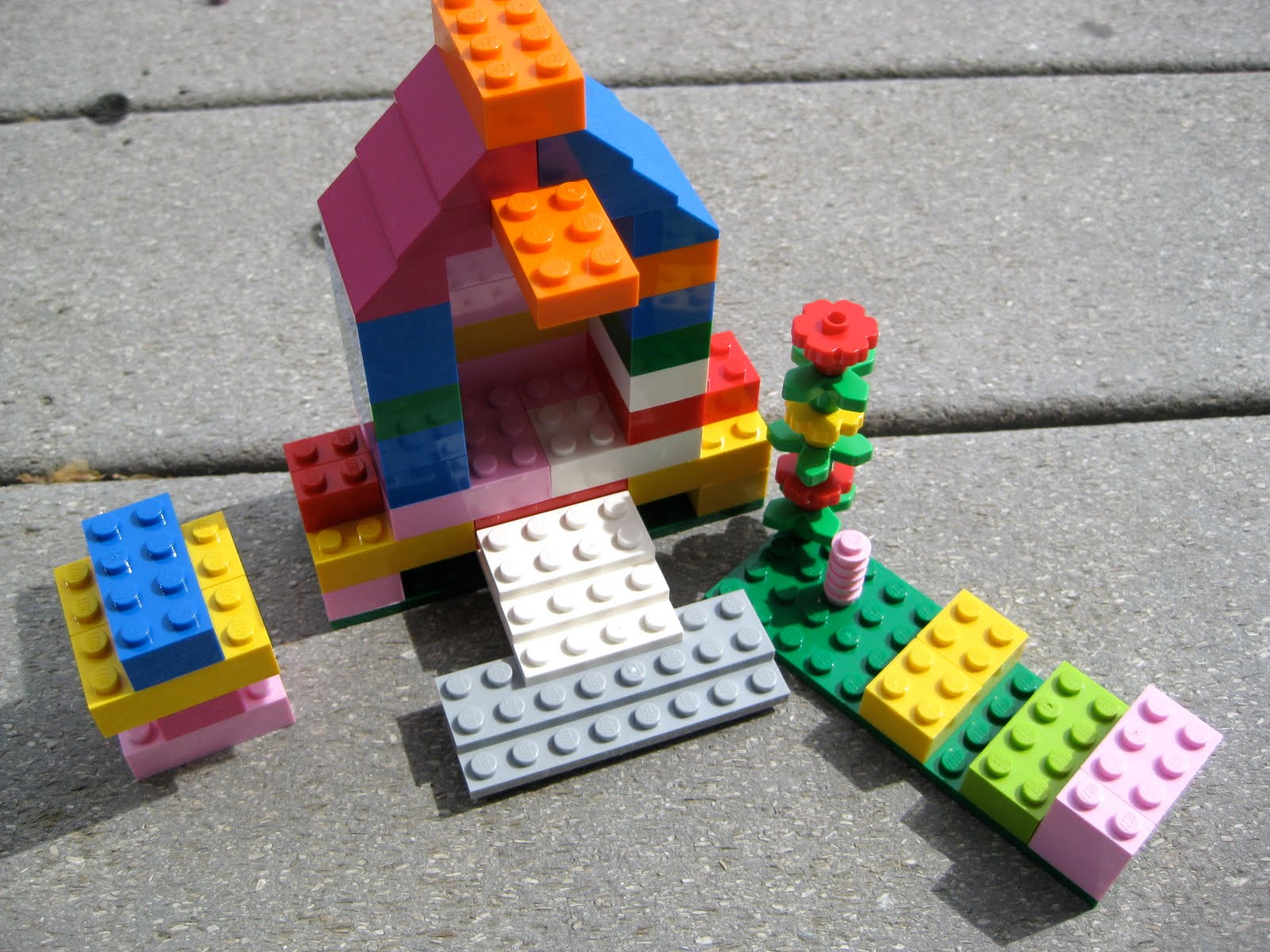 Lego Birdhouse