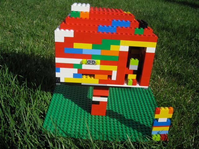 Lego Birdhouse