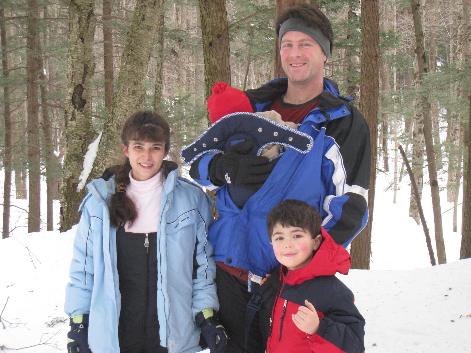 [family+snowshoes.JPG]