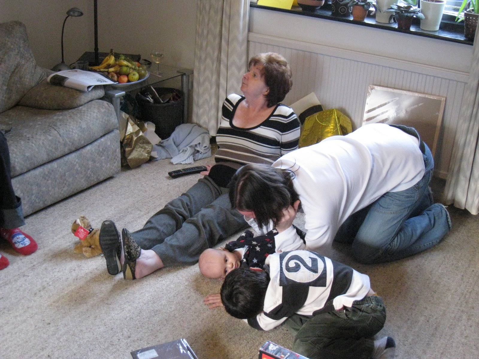 [mum+steve+boys.JPG]