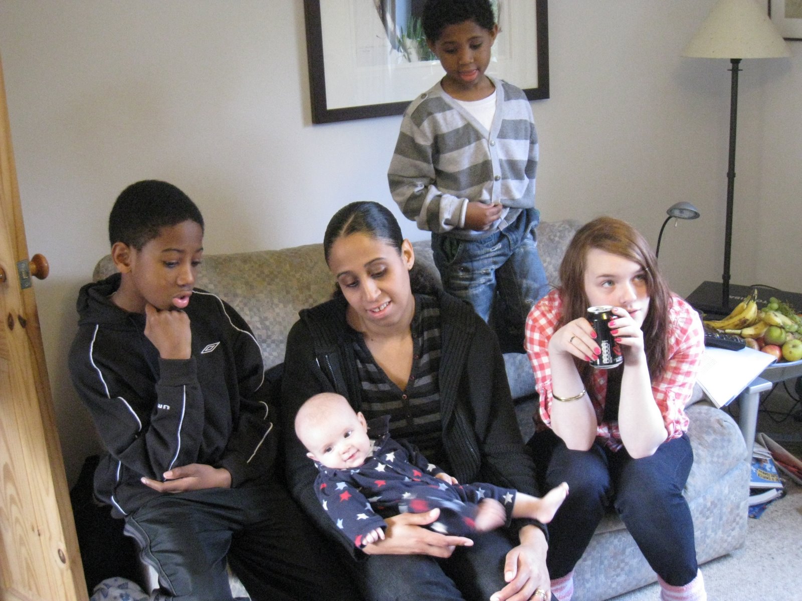 [family+couch+3.JPG]