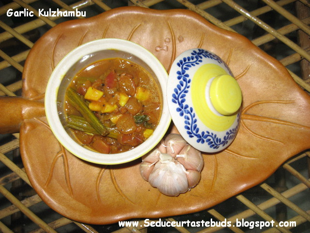[garlic+kuzhambu.jpg]