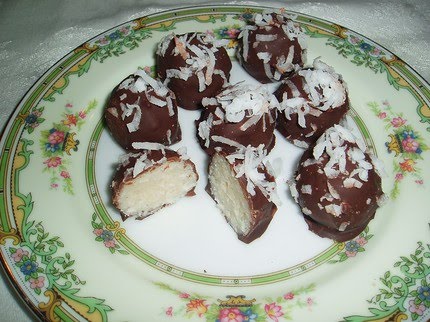 [acoconuttruffle.jpg]
