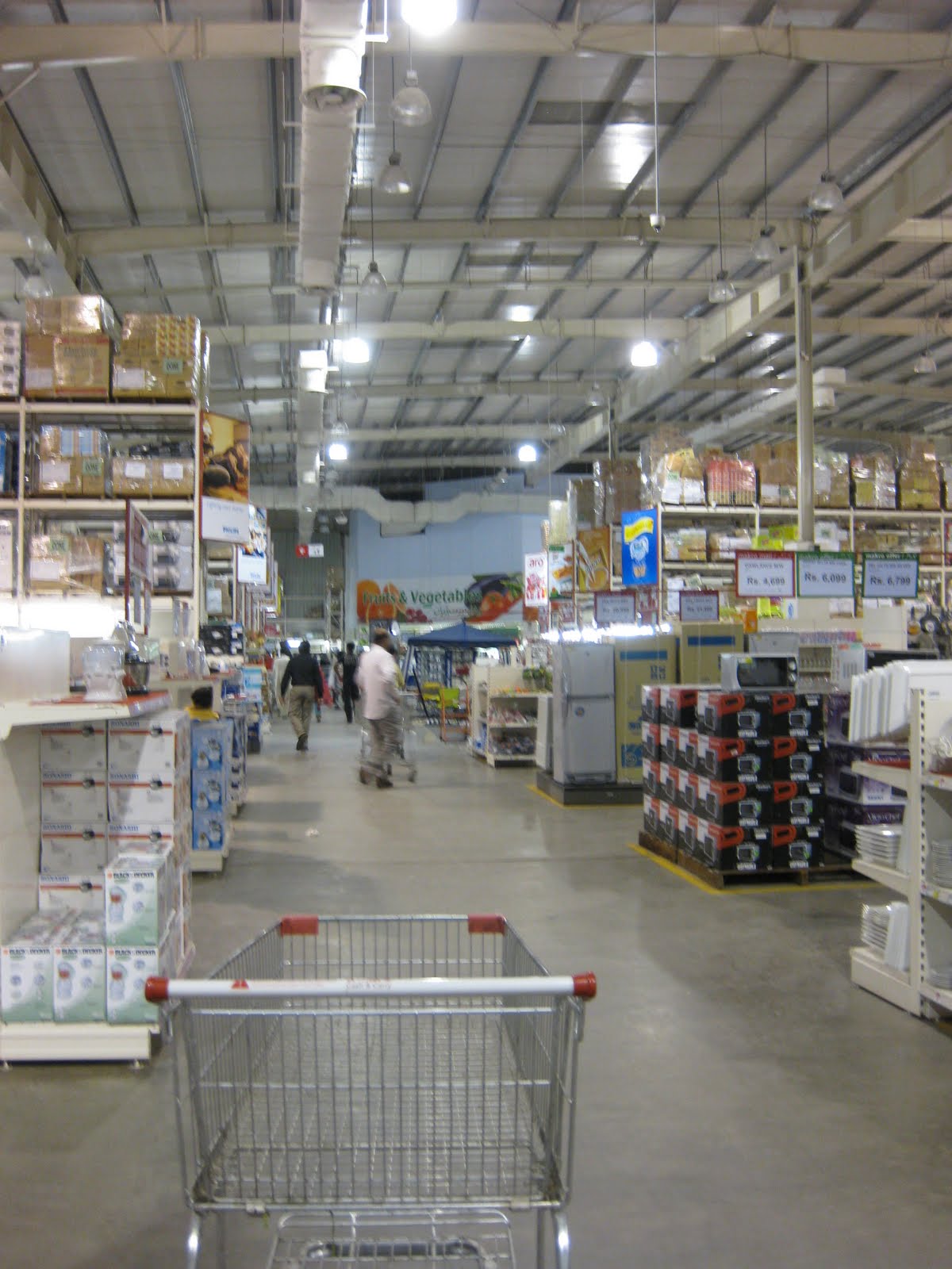 Makro Shopping Mall