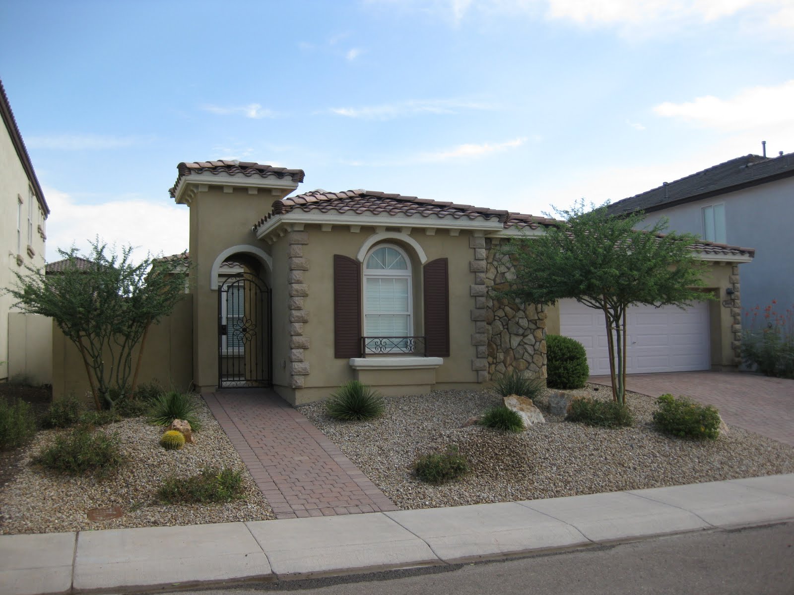 Front Yard Desert Landscaping