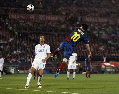 is Xavi better than Maradona, Pele, Ronaldo Lima? Messi+score+header+vs+man+utd