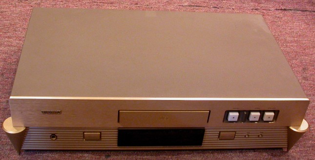 http://4.bp.blogspot.com/_PUy86FQCmOA/SF9r20nvCDI/AAAAAAAAA1A/e09Ion9c-10/s1600/TEAC%2BCD5%2BCD%2Bplayer.JPG