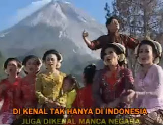 Tampilan Video Klip Lagu Mbah Maridjan lirik mbah maridjan