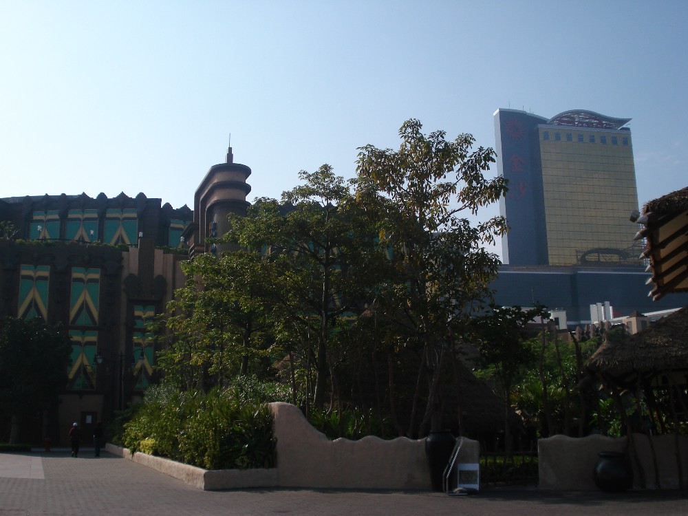 [Macau+buildings.JPG]