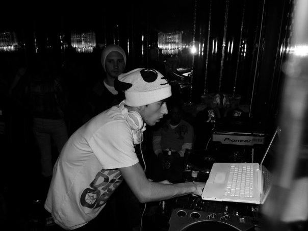 [n1416630868_30193596_5406.jpg]