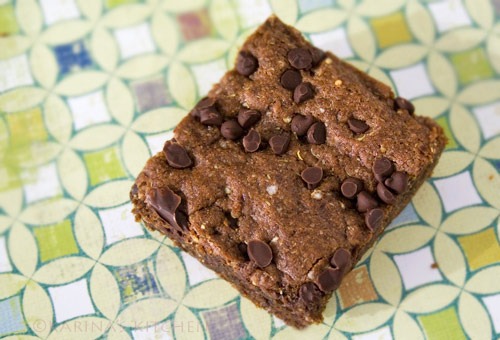 Surprisingly rich chocolate vegan brownies with gluten free quinoa flakes Gluten free vegan chocolate brownie with quinoa flakes