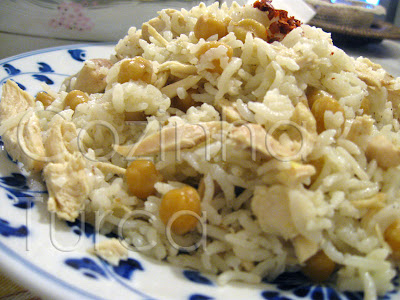 Pilaf de Arroz com Frango e Grão-de-bico (Tavuklu Nohutlu Pilav)