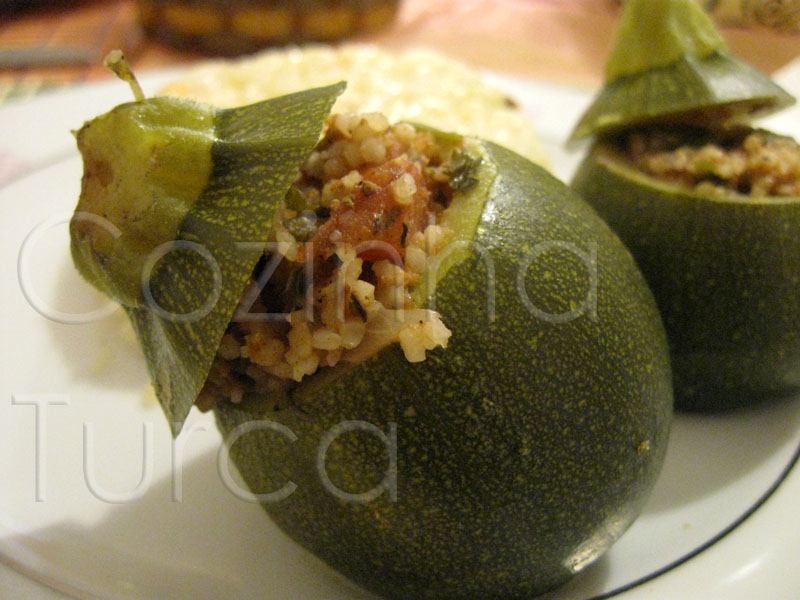 Courgettes Recheadas (Bulgurlu Kabak Dolması)