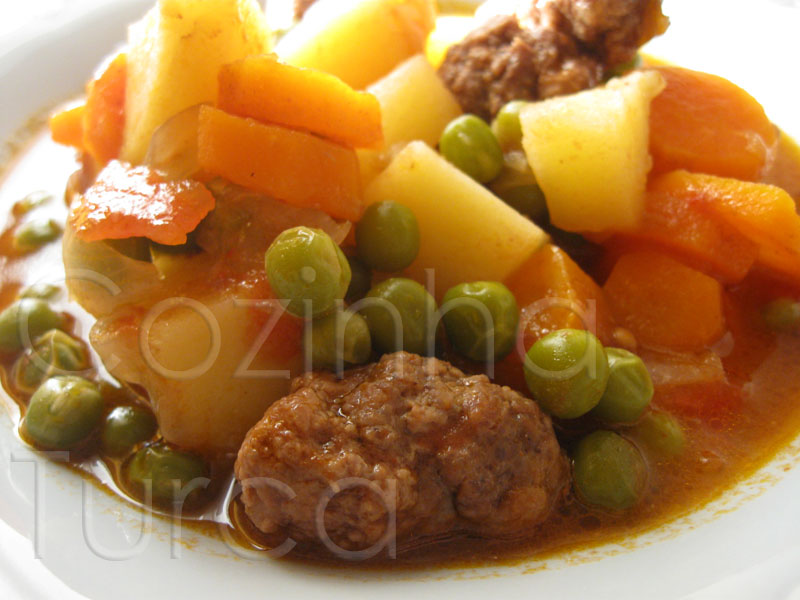 Kaftas com Legumes (Sebzeli Köfte)