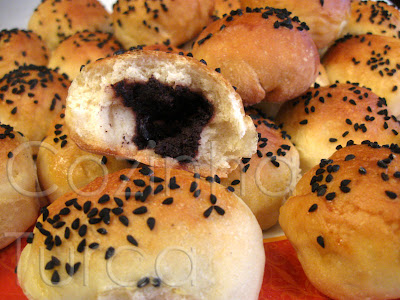 Pogaças com Patê de Azeitonas Pretas (Zeytin Ezmeli Pogaça)