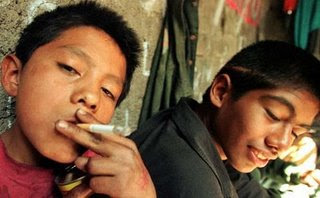 COMO SON LOS JOVENES CHILENOS como son los jovenes chilenos: