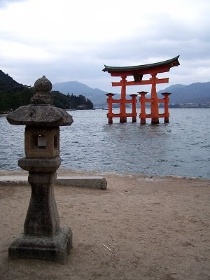 Das berühmte Torii im Meer Das berühmte Torii im Meer