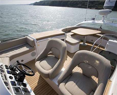 luxury yacht rent