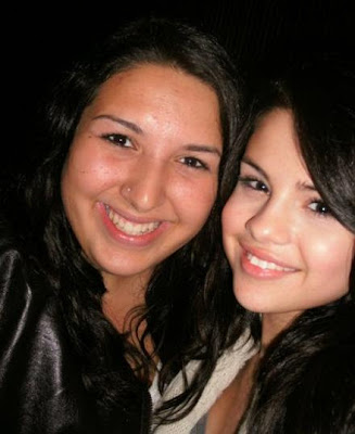 CONTRA - SELENA GOMEZ: EX - periencia de EX- fan de Selena Gomez