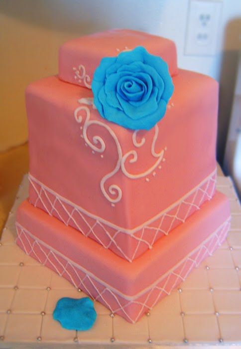 Pink Blue Rose Wedding Cake A blue rose was what the groom gave the bride Pink Blue Rose Wedding Cake A blue rose was what the groom gave the bride