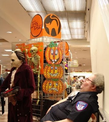 [sleeping-security-02.jpg]