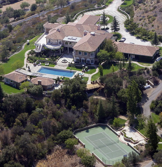 Lots of Pictures!! Jamie Foxx’s mansion in Hidden Valley