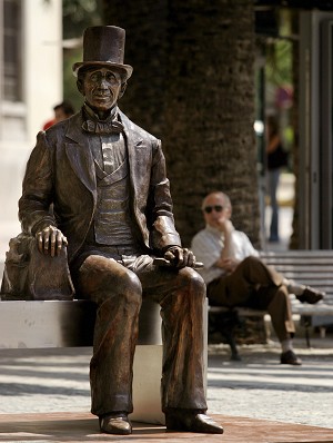 [2005-11-6-andersen-statue.jpg]