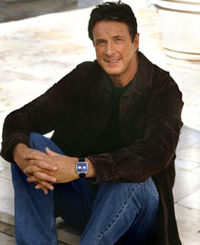 [200px-Michael_crichton.jpeg]