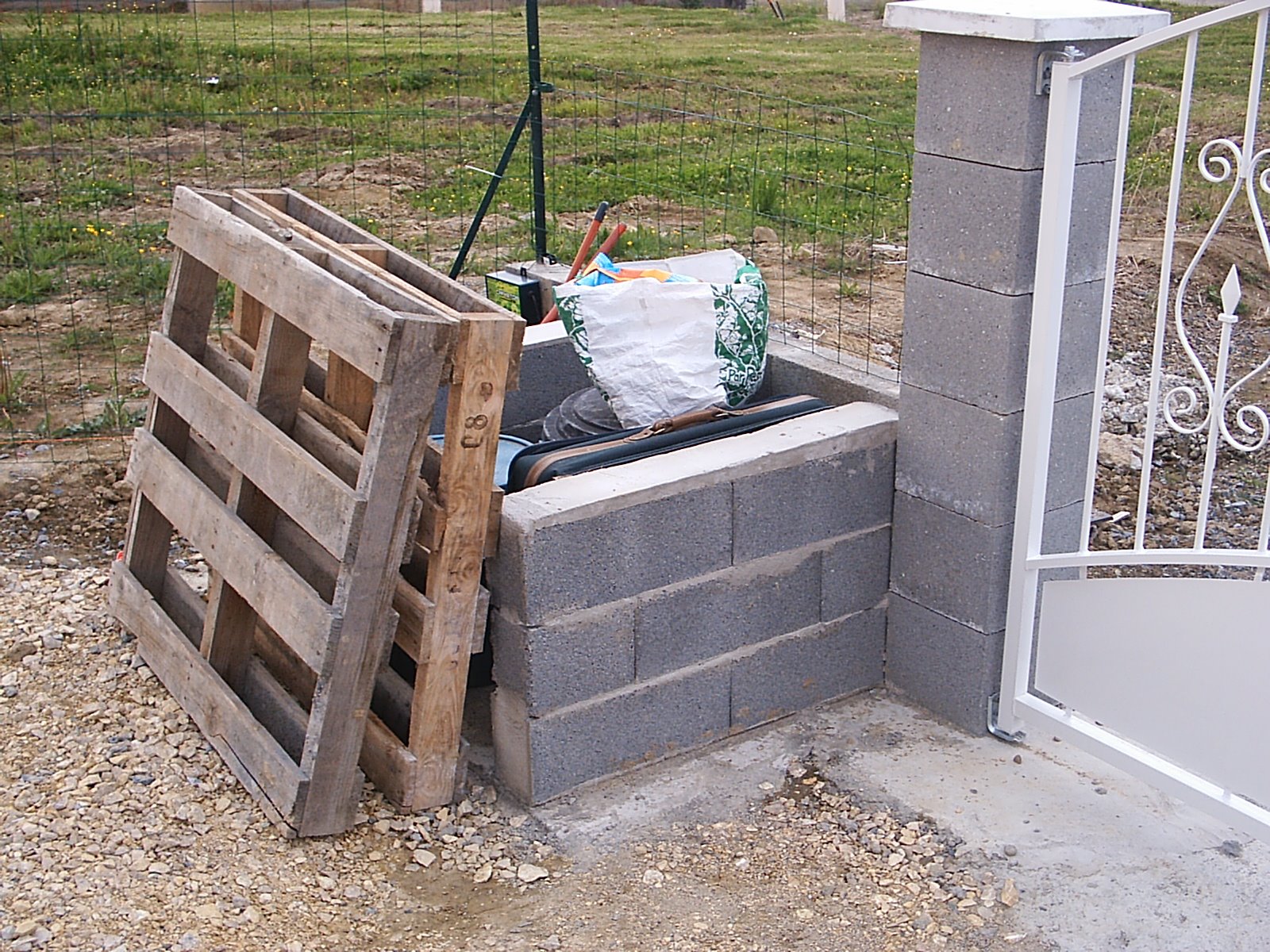 [S2010152.JPG]
