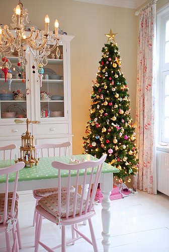 madera y zinc: El encanto de los árboles tradicionales